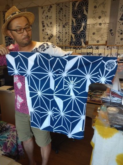 焼津の伝統「魚河岸シャツ」を未来につなぐクラウドファンディング