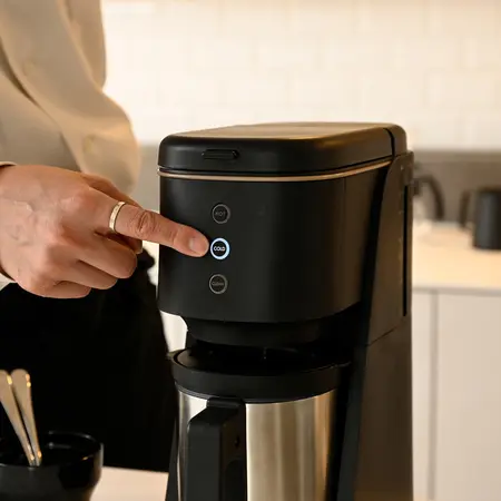 業界最短※！水出しコーヒーを“3分以内”で！ ホットも水出しも1台で