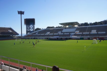未来の日本代表」が熱戦 年末恒例「第39回全国少年少女草サッカー大会