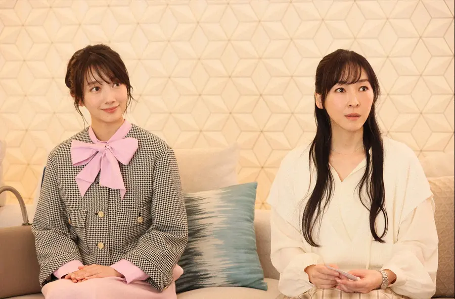 月夜行路 ―答えは名作の中に―」「ルナ（波瑠）と涼子（麻生久美子）に