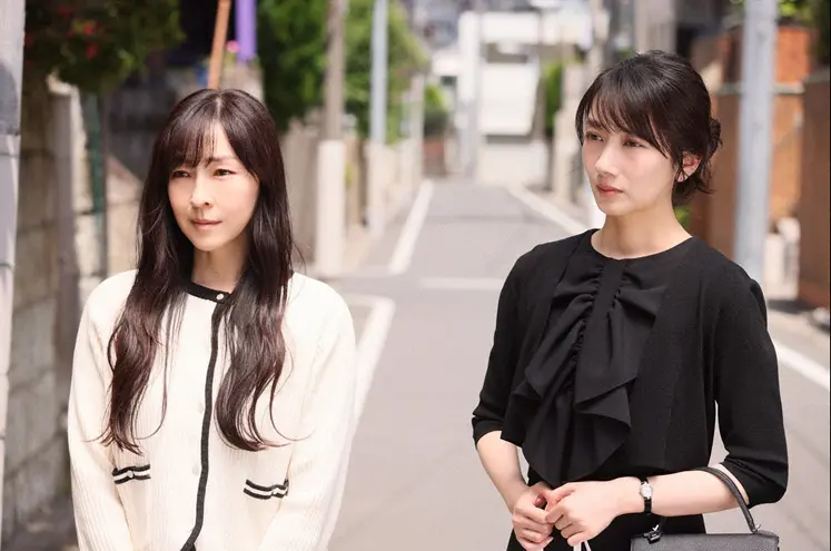 月夜行路 ―答えは名作の中に―」「ルナさん（波瑠）と涼子さん（麻生