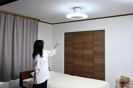 業界初※1！新構造シーリングカバーで工具・穴あけ不要で取り付け可能
